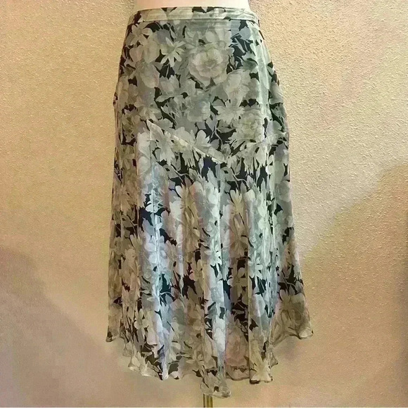 Vintage Banana Republic Muted Blue, Grey, and Green Floral Ruffle Skirt Size 2 - Picture 1 of 7
